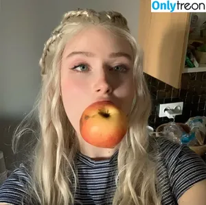  nude photo #0002