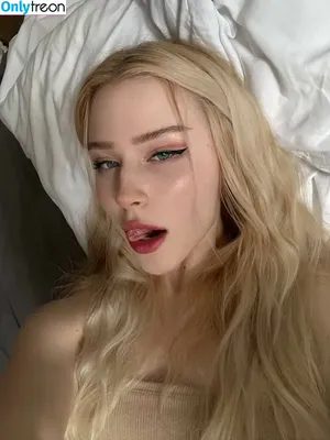  nude photo #0004