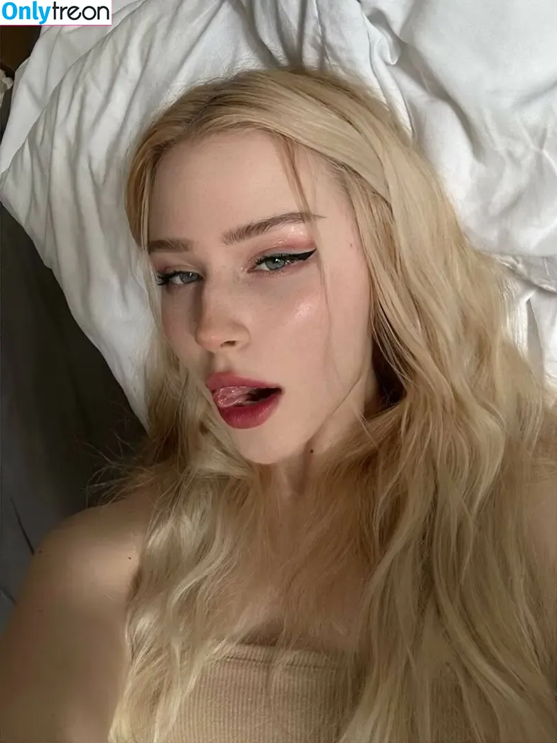 nikkibeiar nude photo #0004 (nikkibeiar)