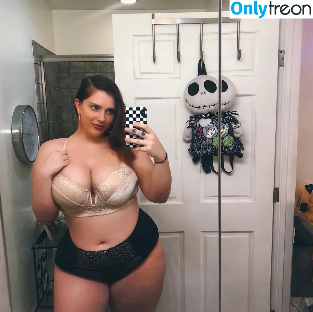 Nikkimichay nude photo #0016 (Nikkimichay)