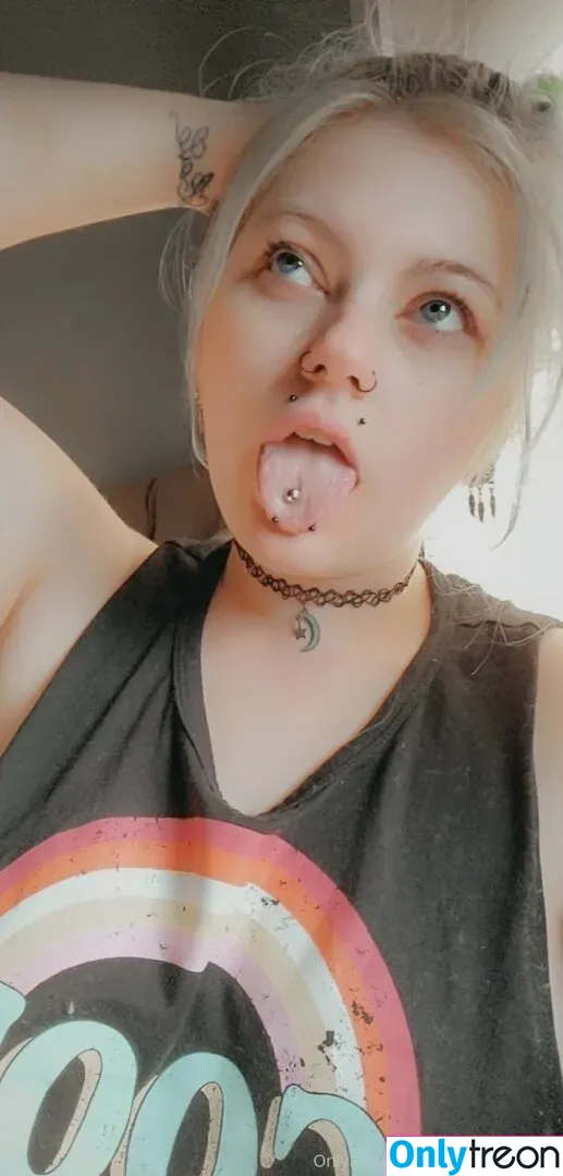 nikkimonstrosity nude photo #0002 (nikkimonster_)