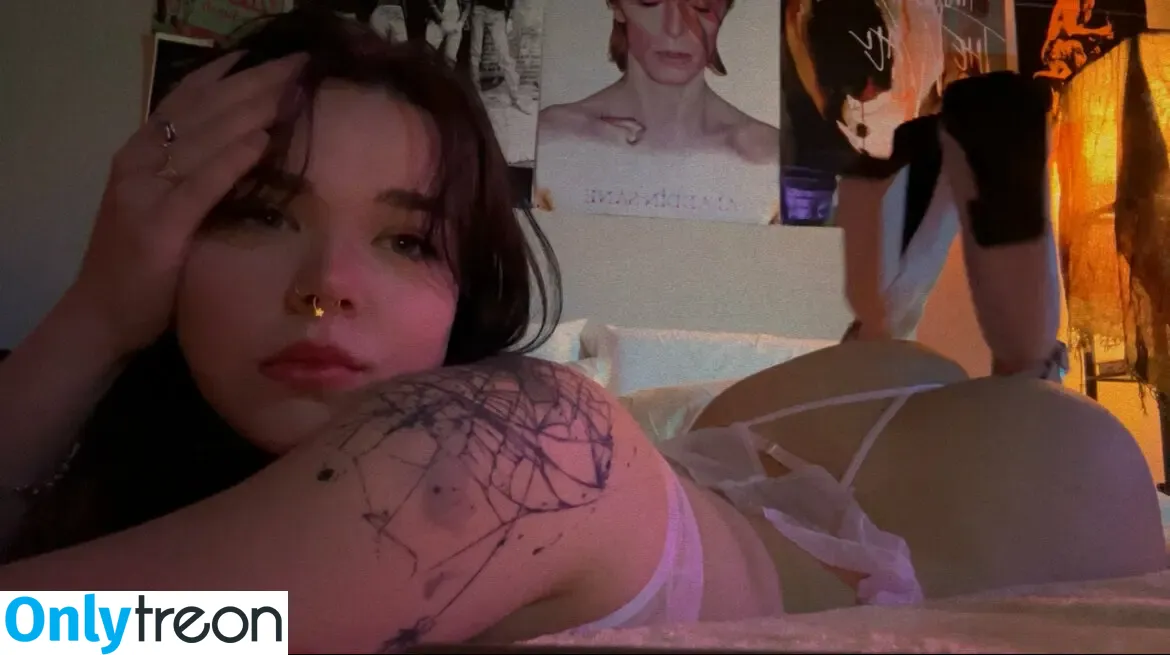 nikkinatural nude photo #0010 (nikkinatural)
