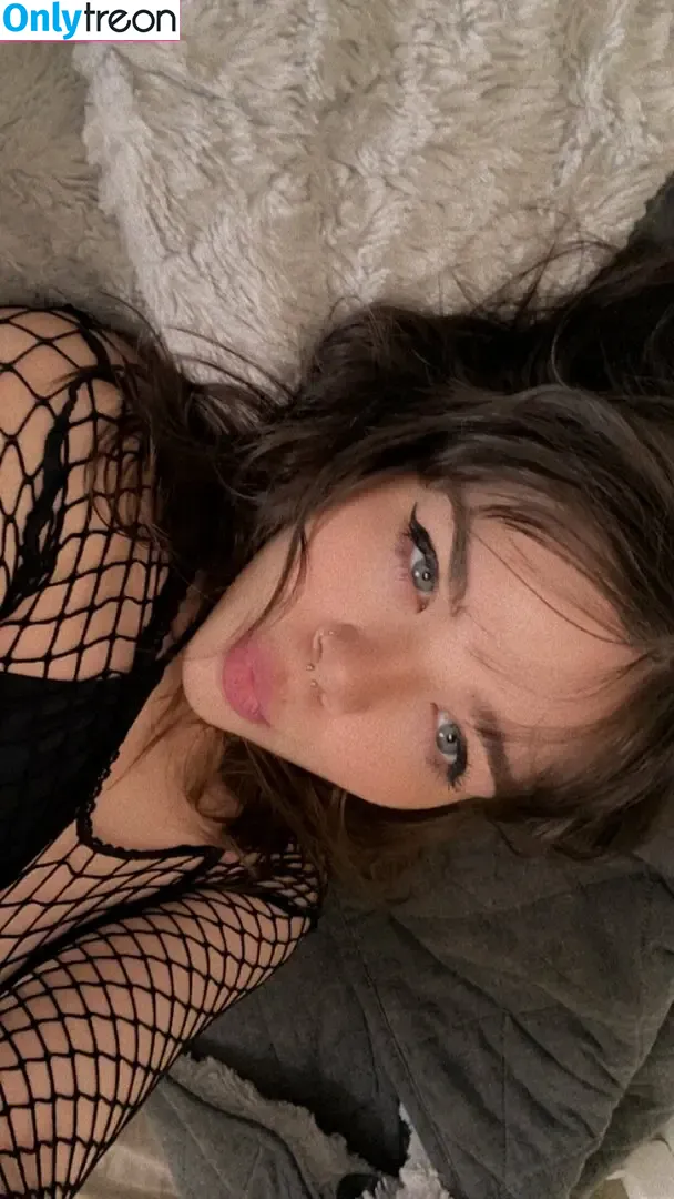 nikkinatural nude photo #0015 (nikkinatural)