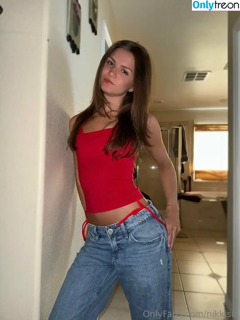 Nikkisia nude photo #0300 (Nikki Sia)