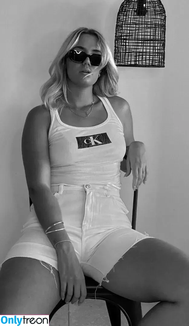 Nikkita Smith nude photo #0001 (the.nikkss)