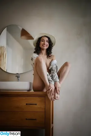 Nikol Beylik / Lily Hayjes / Wandaweb / nikolxxnikol / pronixyy nude photo #0619