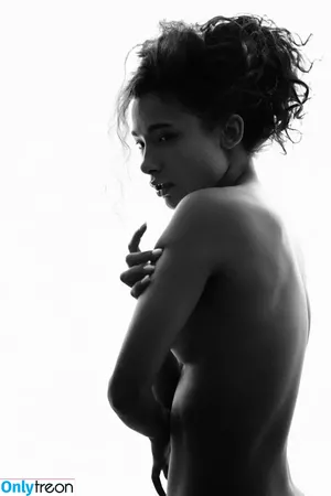 Nikol Beylik / Lily Hayjes / Wandaweb / nikolxxnikol / pronixyy nude photo #0999
