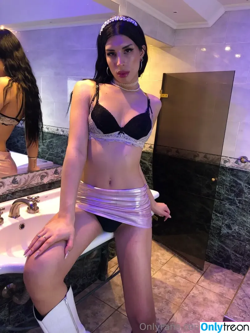nikycerini nude photo #0042 (nikycerini)