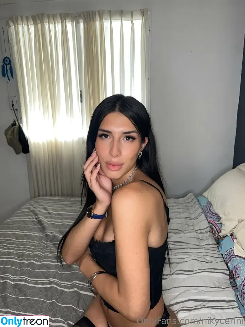 nikycerini nude photo #0077 (nikycerini)