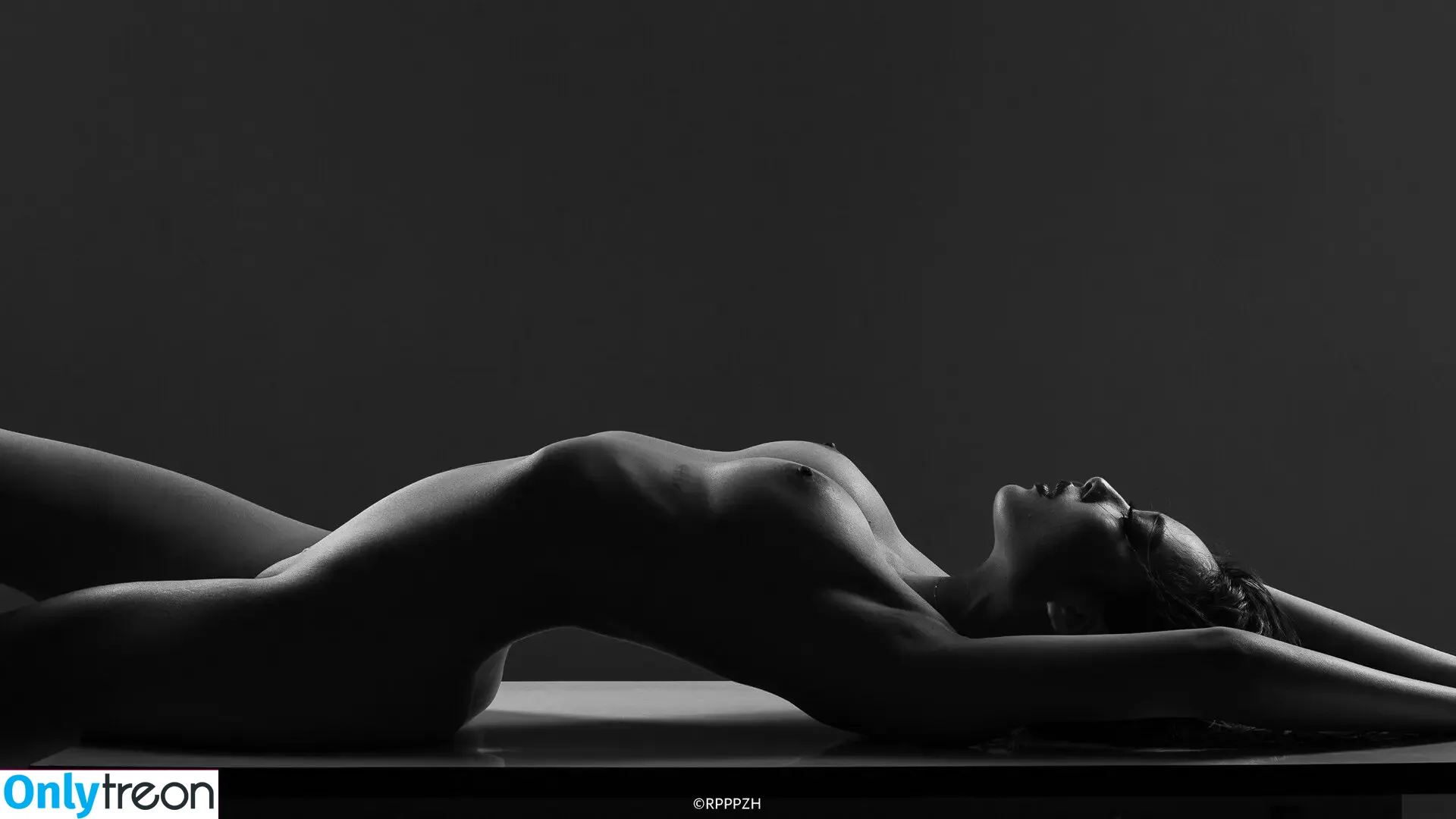 nimtharin nude photo #0552 (tharinnim)
