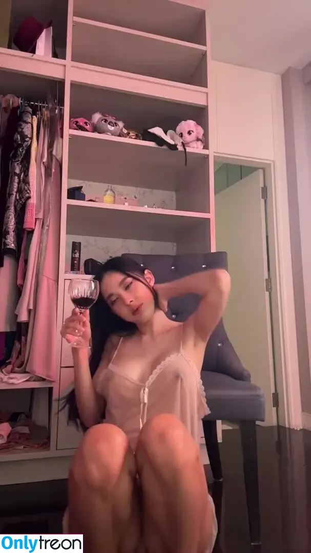 nimtharin nude photo #0609 (tharinnim)