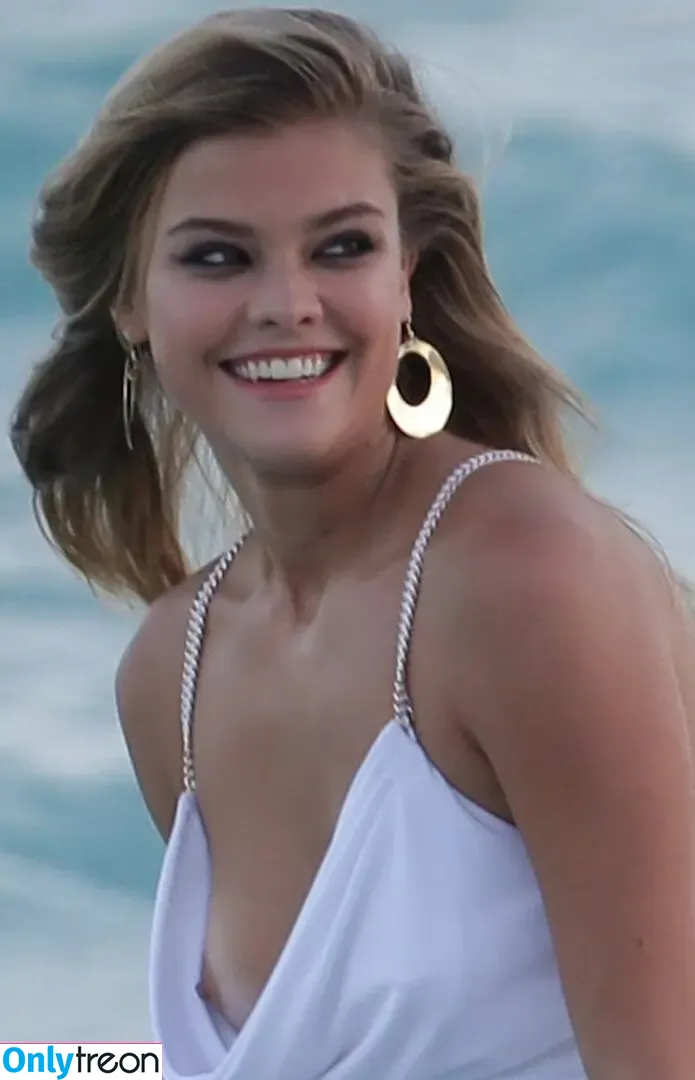 nina_agdal nude photo #0604 (Nina Agdal / ninaagdal)