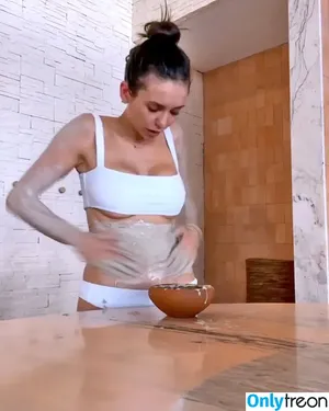 Nina Dobrev / nina nude photo #0022