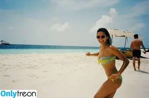 Nina Dobrev / nina nude photo #0112