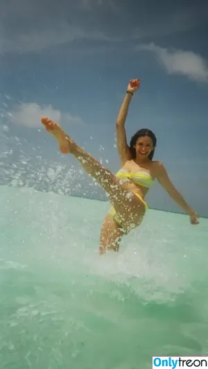 Nina Dobrev / nina nude photo #0117