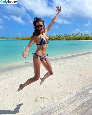 Nina Dobrev / nina nude photo #0128