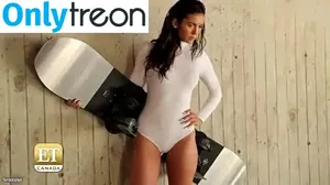 Nina Dobrev / nina nude photo #0391