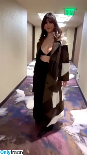 Nina Dobrev / nina nude photo #0756