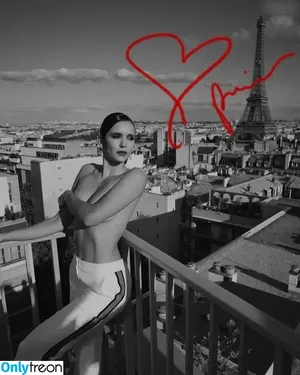 Nina Dobrev / nina nude photo #0937