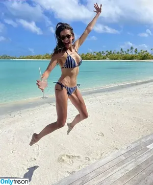 Nina Dobrev / nina nude photo #0955