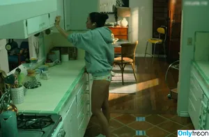 Nina Dobrev / nina nude photo #0999