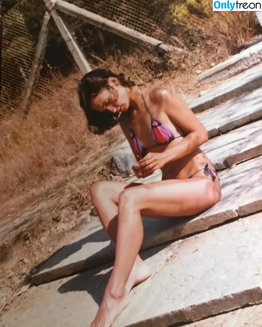 Nina Dobrev nude photo #0364 (nina)