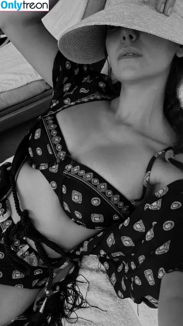 Nina Dobrev nude photo #1637 (nina)
