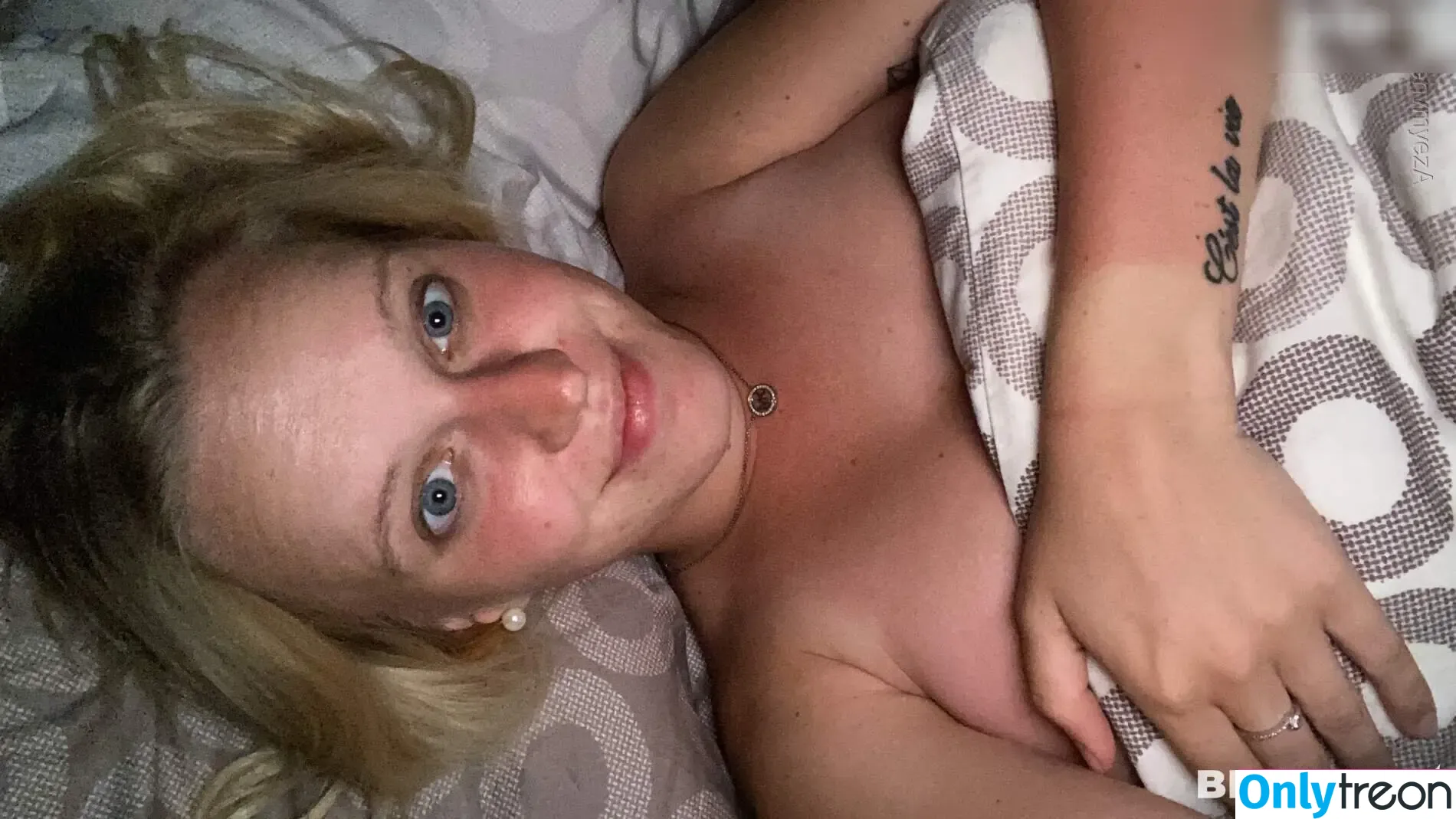 Nina-König nude photo #0063 (ninakoenig_ / ninasmumlife_)