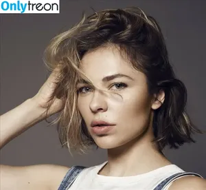Nina Kraviz / ninakraviz nude photo #0136