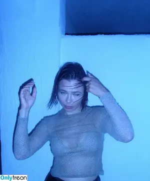 Nina Kraviz / ninakraviz nude photo #0149