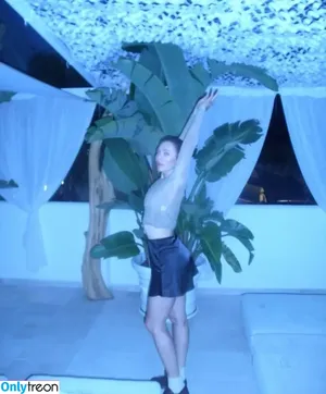 Nina Kraviz / ninakraviz nude photo #0152