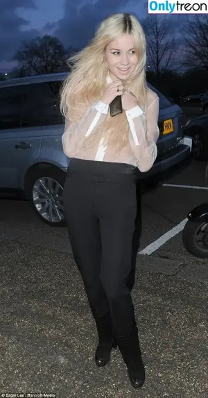 Nina Nesbitt / ninanesbitt nude photo #0015