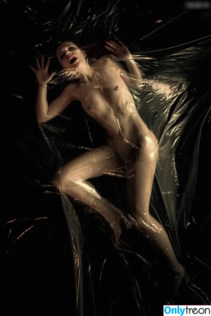 NineLives nude photo #0004 (ninelives.model)