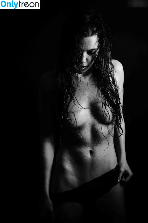 NineLives nude photo #0019 (ninelives.model)