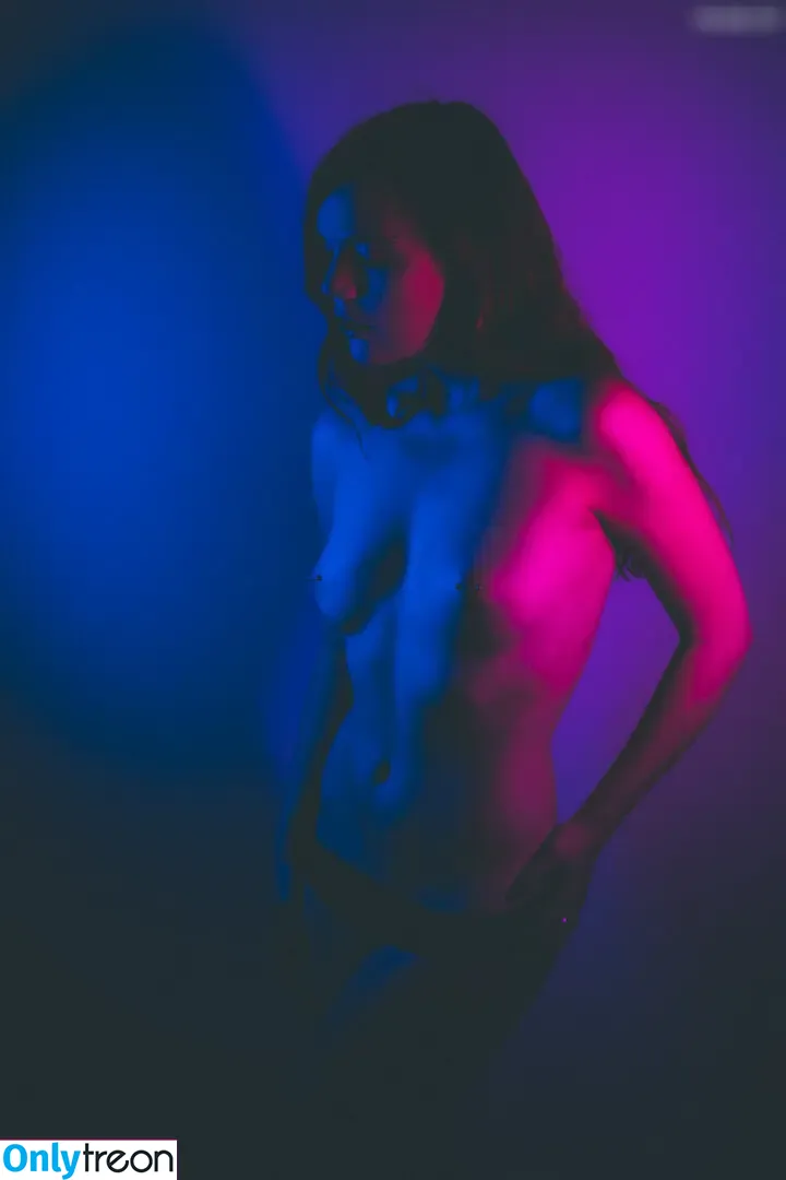 NineLives nude photo #0062 (ninelives.model)