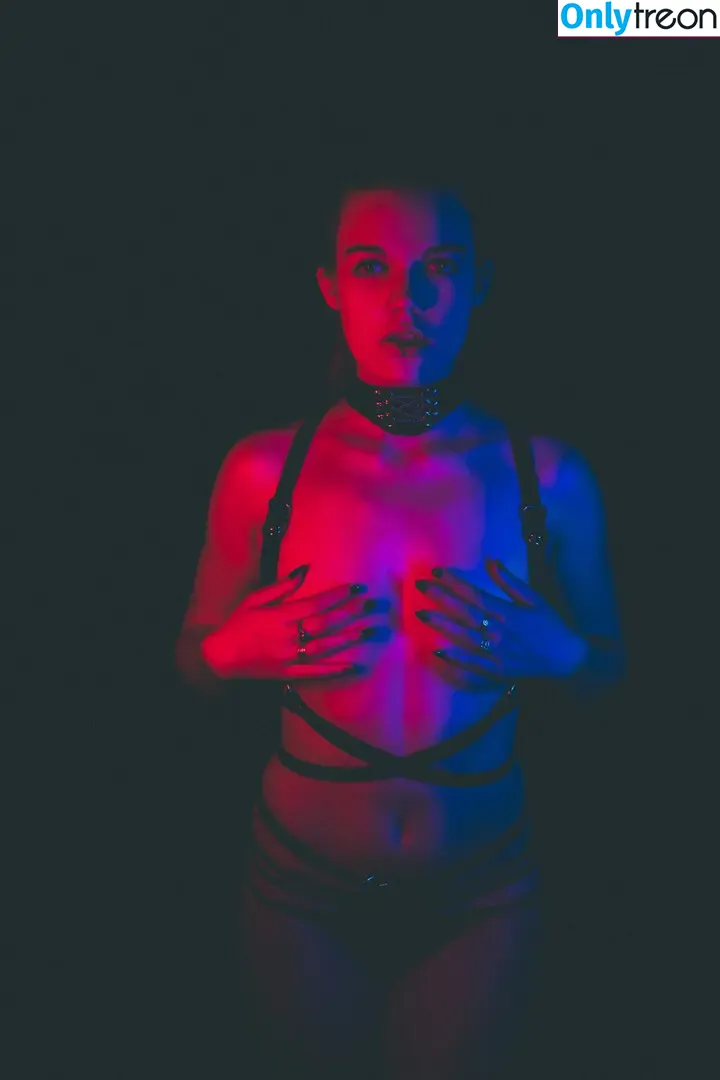 NineLives nude photo #0063 (ninelives.model)