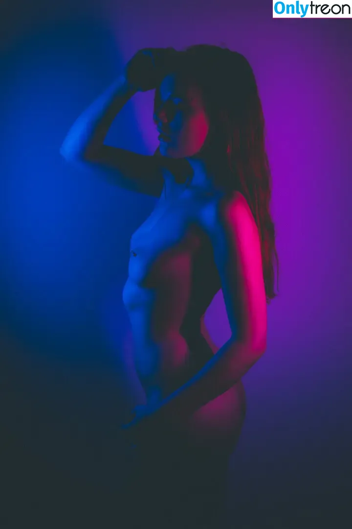 NineLives nude photo #0065 (ninelives.model)