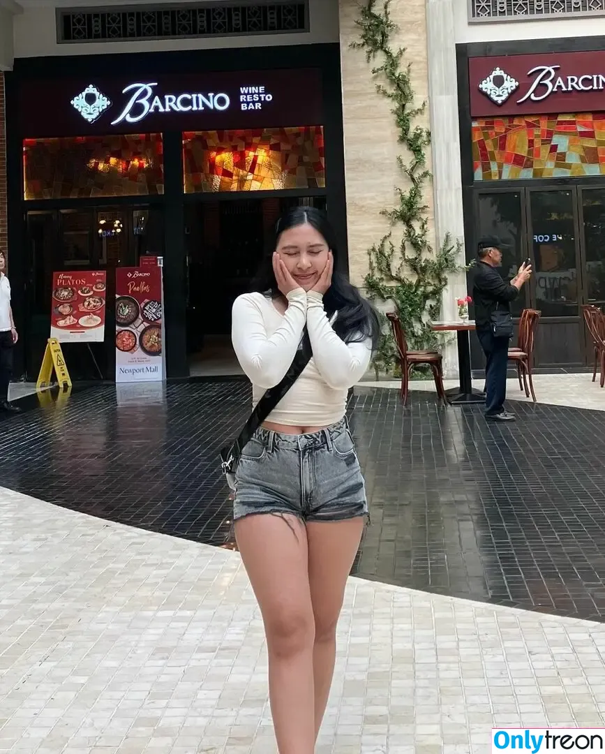 nininplays nude photo #0009 (280042134 / sea.pascual)