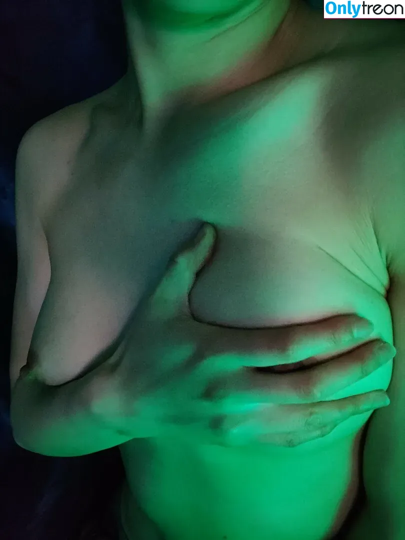 Ninja-Dee nude photo #0017 (Ninjacuties / Ninjadeelee / sojubeats)