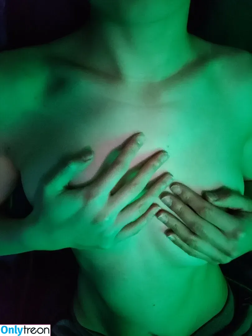 Ninja-Dee nude photo #0018 (Ninjacuties / Ninjadeelee / sojubeats)