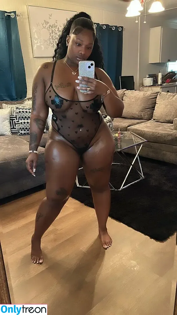 NinnaBhad nude photo #0001 (ninna.bhadd / ninna_bhadd / swingingg)