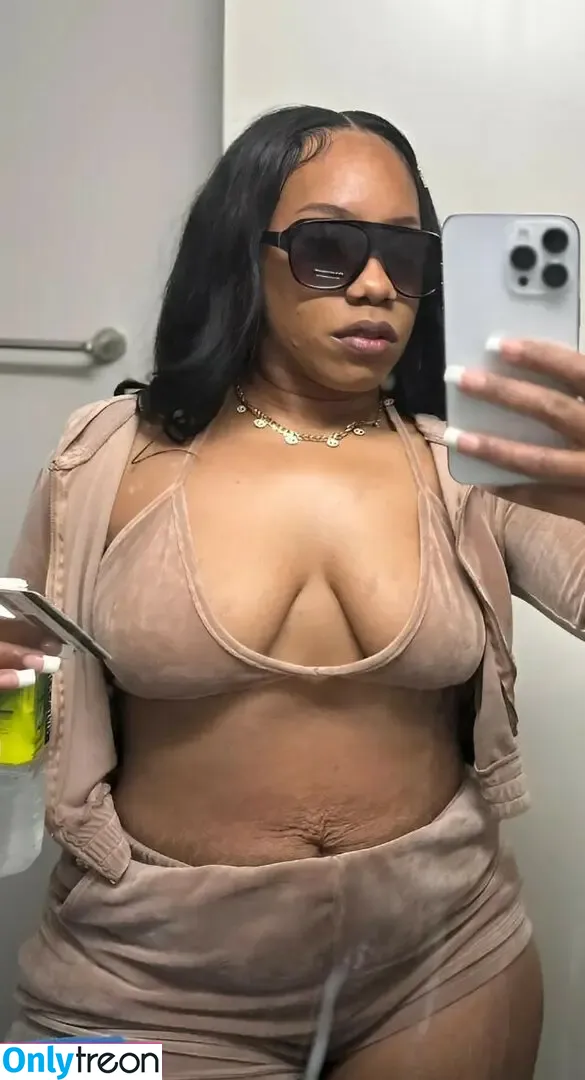 NinnaBhad nude photo #0007 (ninna.bhadd / ninna_bhadd / swingingg)