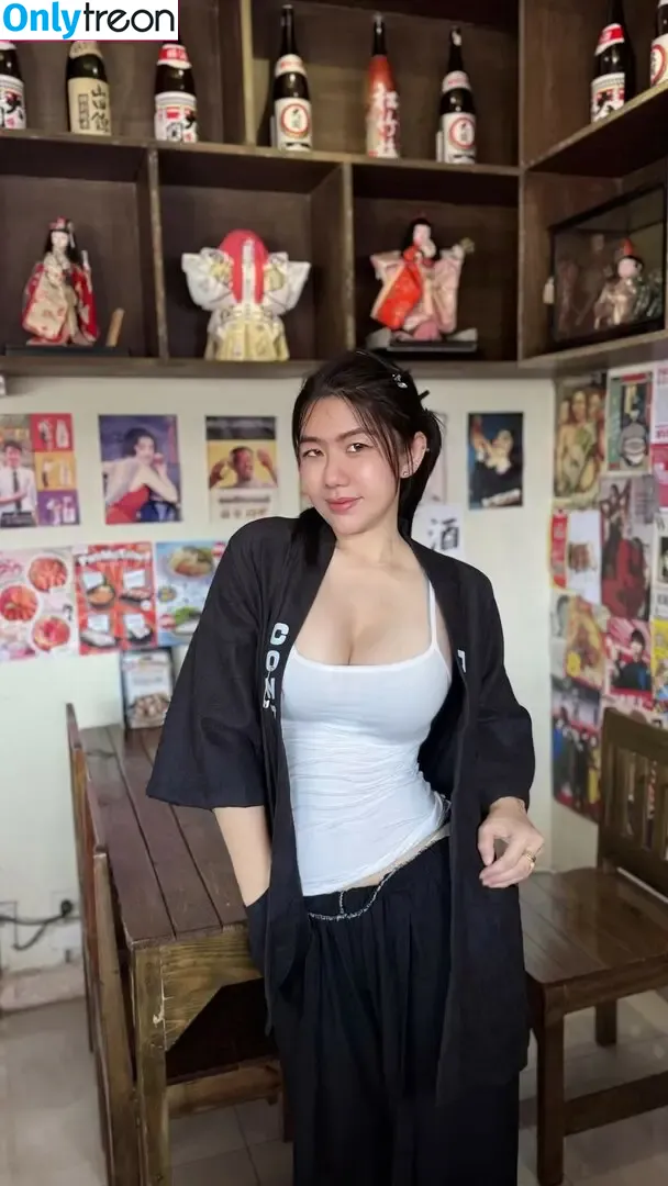 Niparat Konyai nude photo #0308 (Mika / mikahoney / mikanaka9999 / mikapok99)