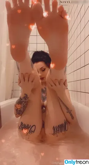 Nixy / eviloldsovl 🦇 / evilsovl / nicole / nixylandofficial nude photo #1010