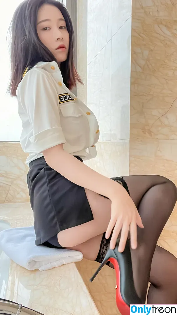 nnian_ nude photo #0213 (nianlin / nnian_011)