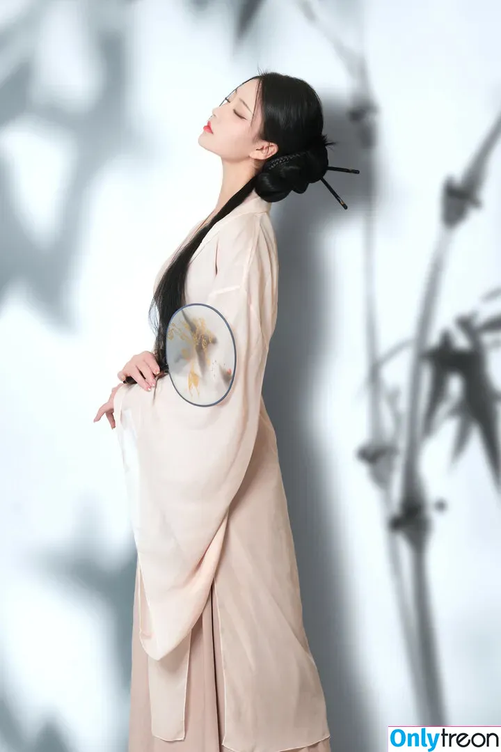 nnian_ nude photo #0256 (nianlin / nnian_011)