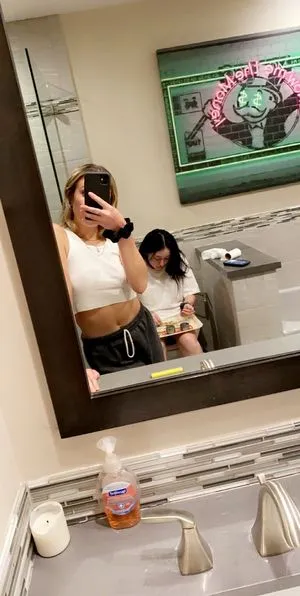 Noah Cyrus / noahcyrus nude photo #0010