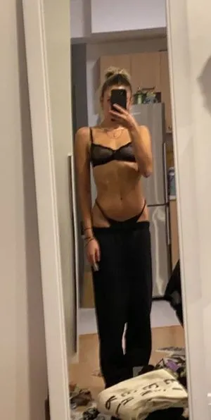 Noah Cyrus / noahcyrus nude photo #0055