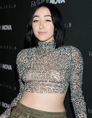 Noah Cyrus / noahcyrus nude photo #0106