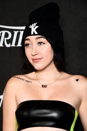 Noah Cyrus / noahcyrus nude photo #0128